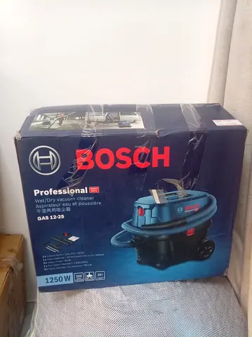 Bosch Professional GAS 12-25 Wet/Dry Vacuum Cleaner - New in Box