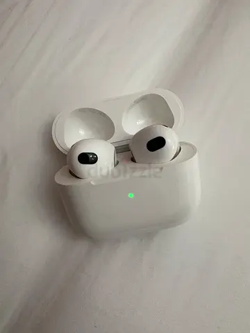 Apple AirPods (3rd Gen) with Charging Case - right AirPods works perfectly -left AirPod doesn’t work