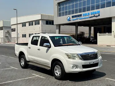 Toyota Hilux // Diesel Engine // 4 WD Drive // power window // Gcc space // Good conditions