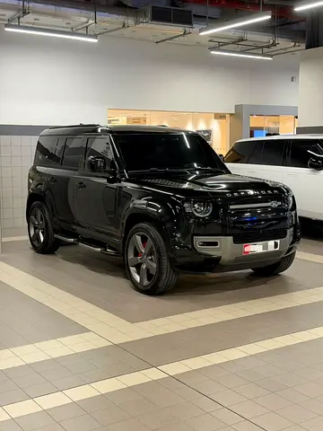 2023 Land Rover Defender 110 SE P400 GCC Specs