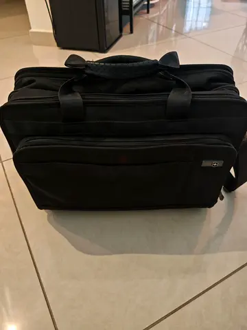 Victorinox Black laptop briefcase extandable – excellent condition