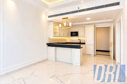 Beautiful Elegant 1 Bedroom Plus Study Room