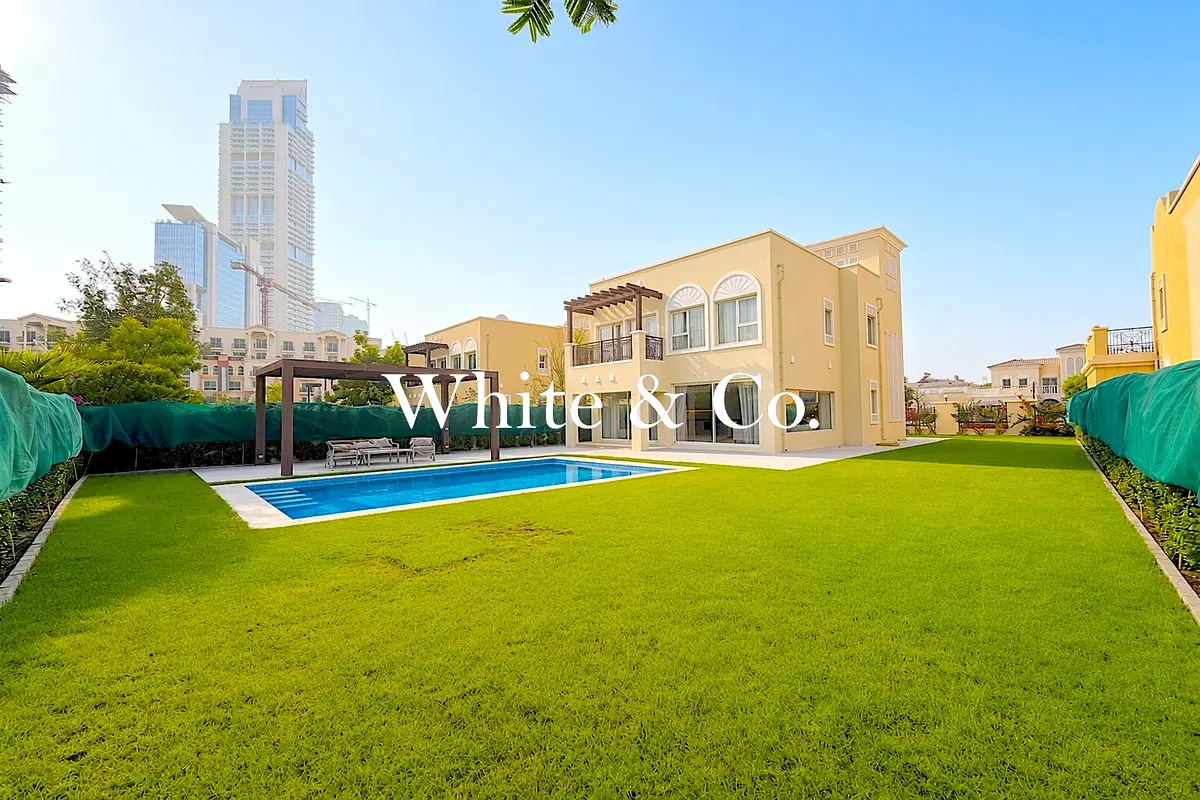 3 Bedroom | Fully Upgraded | Vacant Now