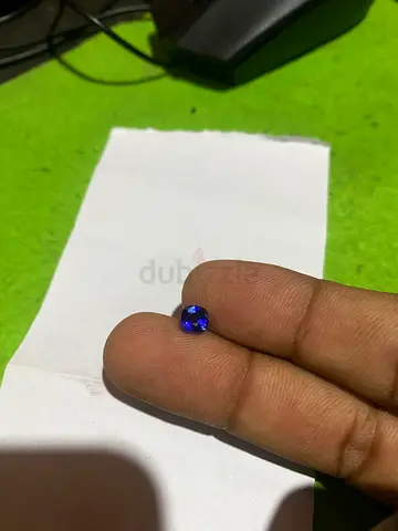 Loose round blue gemstone (approx. 4-6mm) - single stone