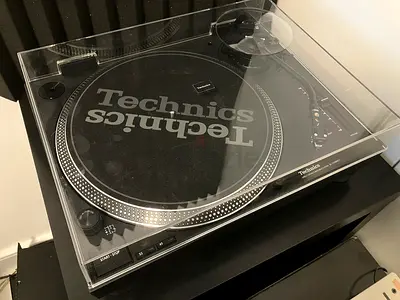 Technics SL-1200 MK-7 Direct Drive Turntable