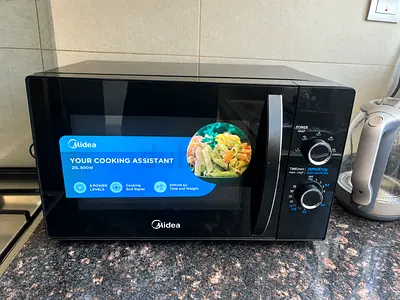 Midea 25L 800W Microwave Oven - Used, Good Condition