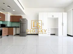 Spacious | Near to Circle Mall | Chiller Free