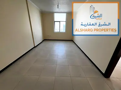 بلكونه إطلالة ممتازه تقسيمات ممتازة وشقه مضيئه ومساحه كبيره وتشطيبات ممتازه نظام التكييف والتبريد مركزى