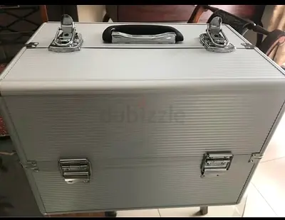 Silver Aluminum Makeup/Storage Case - Hard Shell with Handle
