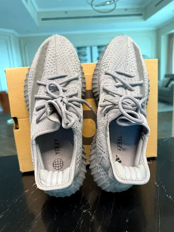 Light Grey Yeezy Boost 350 V2 Sneakers - US 11 (PRICE NEGOTIABLE)
