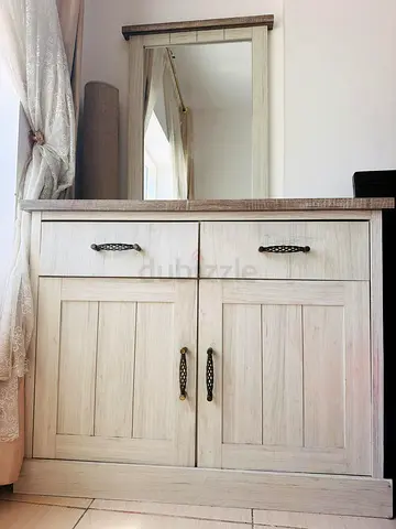 Light wood dresser cabinet with mirror - 2 drawers, 2 doors