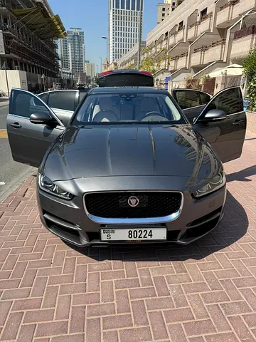 صورة 3 لـ 2016 Jaguar XE