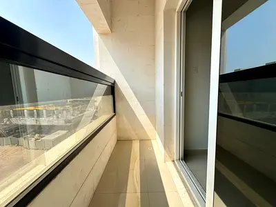 Huge offer 1bhk with balcony and 2 washroom separate hall price 38k