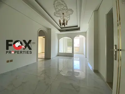 غرفة ماستر وصالة بـ المويهات 3 عجمان! بلكونة بإطلالة مفتوحة، خزائن بالحائط وشهر مجاناً! بجوار الشويفات. السعر: 37 ألف (4/6 دفعات).