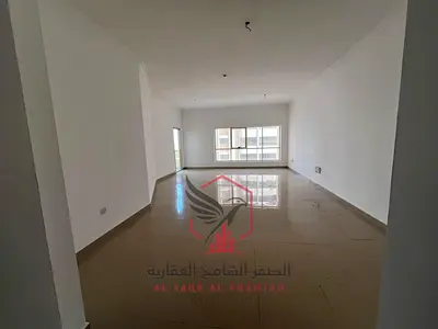 اكبر مساحة ثلاث غرف وصالة مع بلكونة باطلالة مفتوحة
