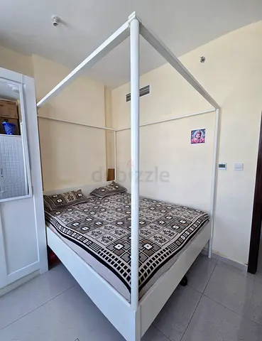 Queen size Bed with Mattress