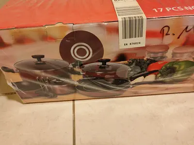 Non stick kitchen cookwear set