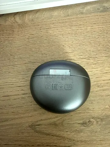 Huawei freeclips- Retail AED 450+
