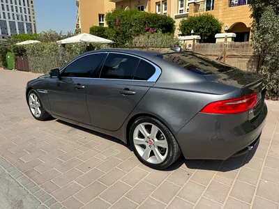 صورة 6 لـ 2016 Jaguar XE