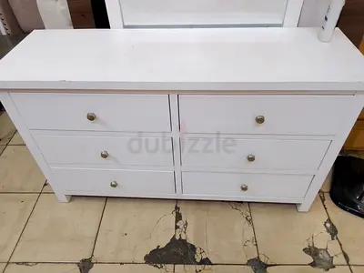 White 6-Drawer Dresser / Chest in Good Condition