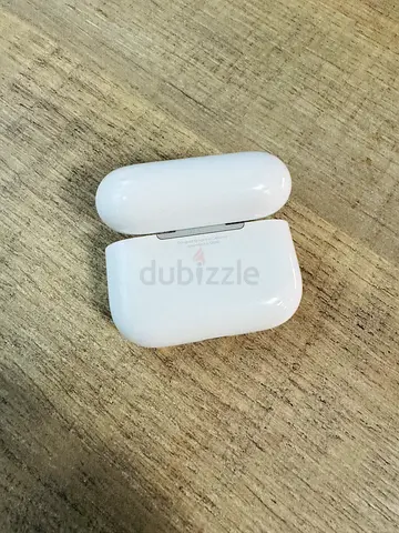 Apple AirPods Pro 3 wireless charging case only under warranty - good condition Test with your Buds