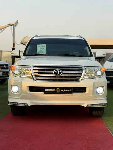 2014 Toyota Land Cruiser VXR GCC Specs