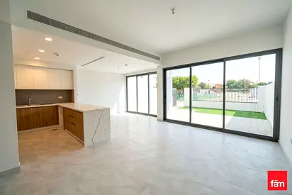 Close to the park and pool | Single Row