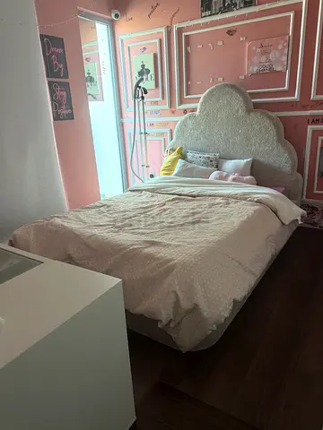 Girls' queen size scalloped bed + Matress included .