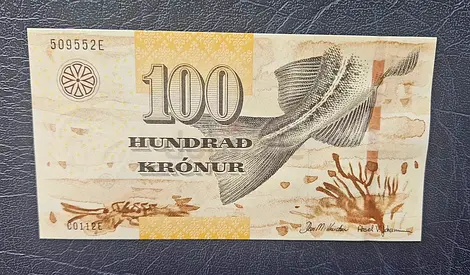 Vintage Faroe Island 100 Kronur Banknote (Collectible) Uncirculated