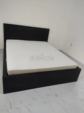 IKEA malam king‑size bed (180 × 200 cm) with 2 storage drawers and an IKEA mattress ✨