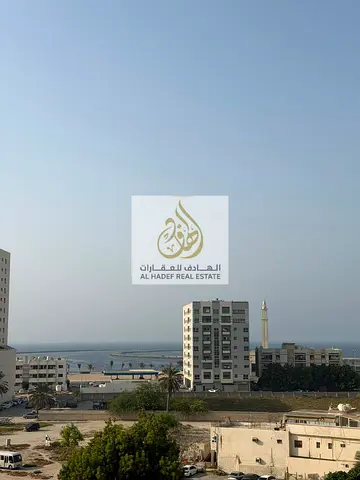🔥 أول ساكن غرفة وصالة واسعة جداً مع حمامين وفيو بحري مميز في البستان – كورنيش عجمان | تشطيب ممتاز وقرب البحر والخدمات