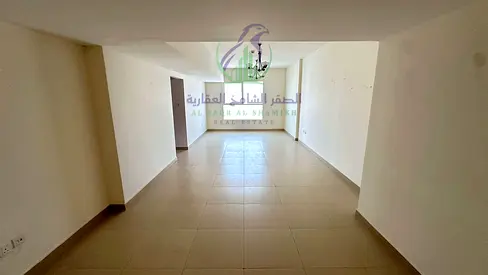 شقة غرفتين وصالة للايجار السنوي في منطقة المجاز 1 تكييف مجاني باركن مجاني جيم ومسبح مجاني غرفة غسيل مساحة واسعة تشطيب حديث موقع متميز اطلالة مفتوحة