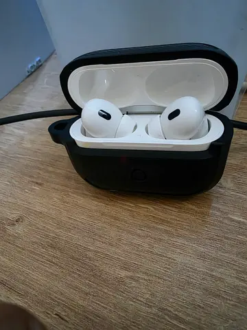 Apple airpods pro 2 with case
