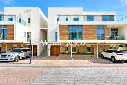 Vacant 2BR Duplex | Single Row | End Unit
