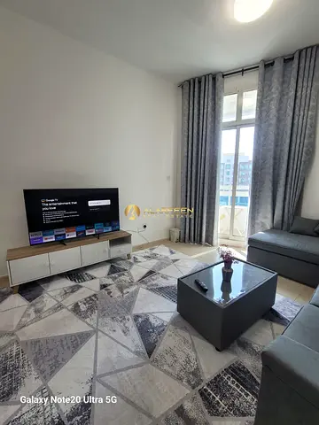 | Pool & Garden View | Closed Kitchen | Flexible Rent