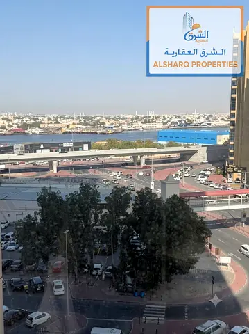غرفتين وصالة-3حمام-غرفة ماستر-مطبخ منفصل-بلكونة اطلالة مفتوحة-جيم -مسبح-حديقة داخل المبني