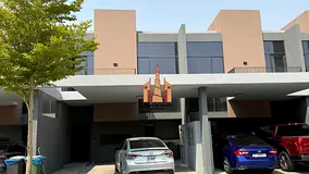 Elegant 2BR Townhouse With Maid’sroom + wardrobes in Masaar