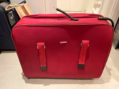 30-inch suitcase Large red soft-shell suitcase / travel bag - good condition