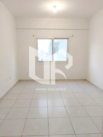 🏠✨ For Annual Rent – ​​Al Nuaimiya 2, Ajman ✨🏠 Studio with a separate kitchen ✨ Property Details & Features: 📍 Prime location near Faisal Street in