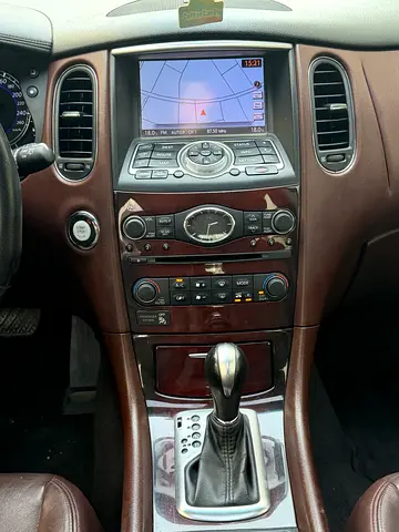 2017 Infiniti QX50 photo 9