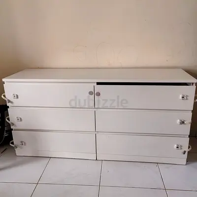 White 6-Drawer Low Dresser / TV Console in Good Condition