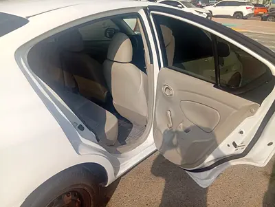 2013 Nissan SUNNY thumbnail 19