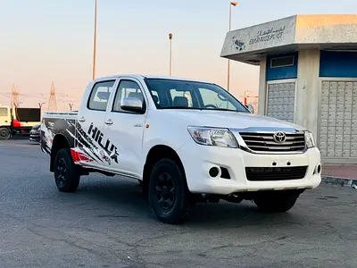 Toyota Hilux // Diesel Engine // 4 WD Drive // power window // Gcc space // Good conditions
