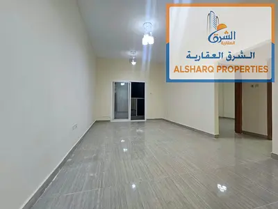 رفة وصالة بمساحة واسعة وتشطيبات حديثة وراقية--تقسيم ممتاز ومساحة مريحة--موقف سيارة مجاني