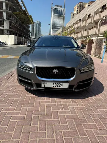 صورة 7 لـ 2016 Jaguar XE