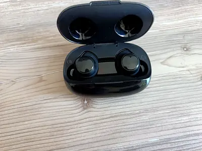 true wireless Bluetooth earbuds with charging case - black