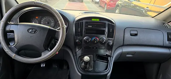 2012 Hyundai H1 — миниатюра 11