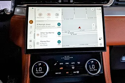 2025 Jaguar F-PACE — миниатюра 13