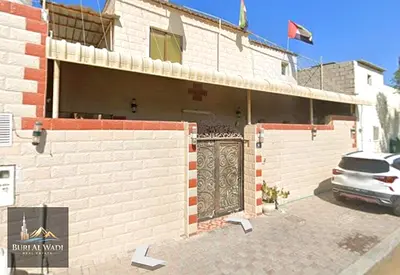 Villa for rent in Al Sabkha, Sharjah.