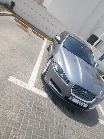 2013 Jaguar XF — фото 4